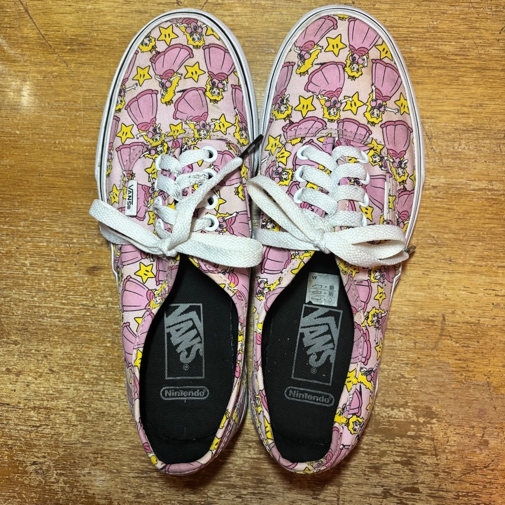 VANS x Nintendo Authentic Princess Peach Sneakers RARE Size 7M/8.5W